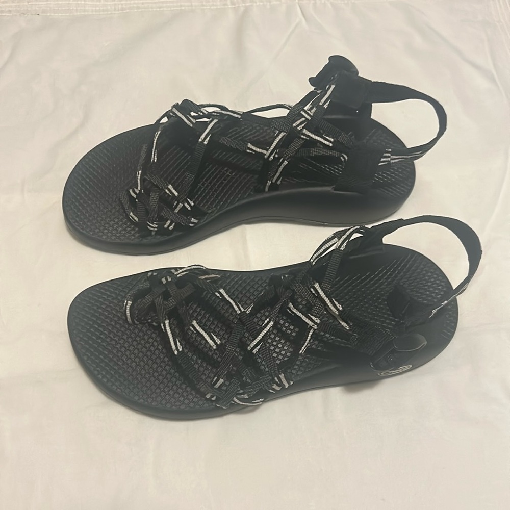 Chacos black multi strap sandal
